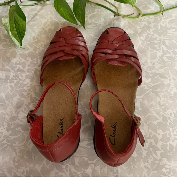 Clarks Women’s Wedge Fisherman Sandals - Picture 2 of 8